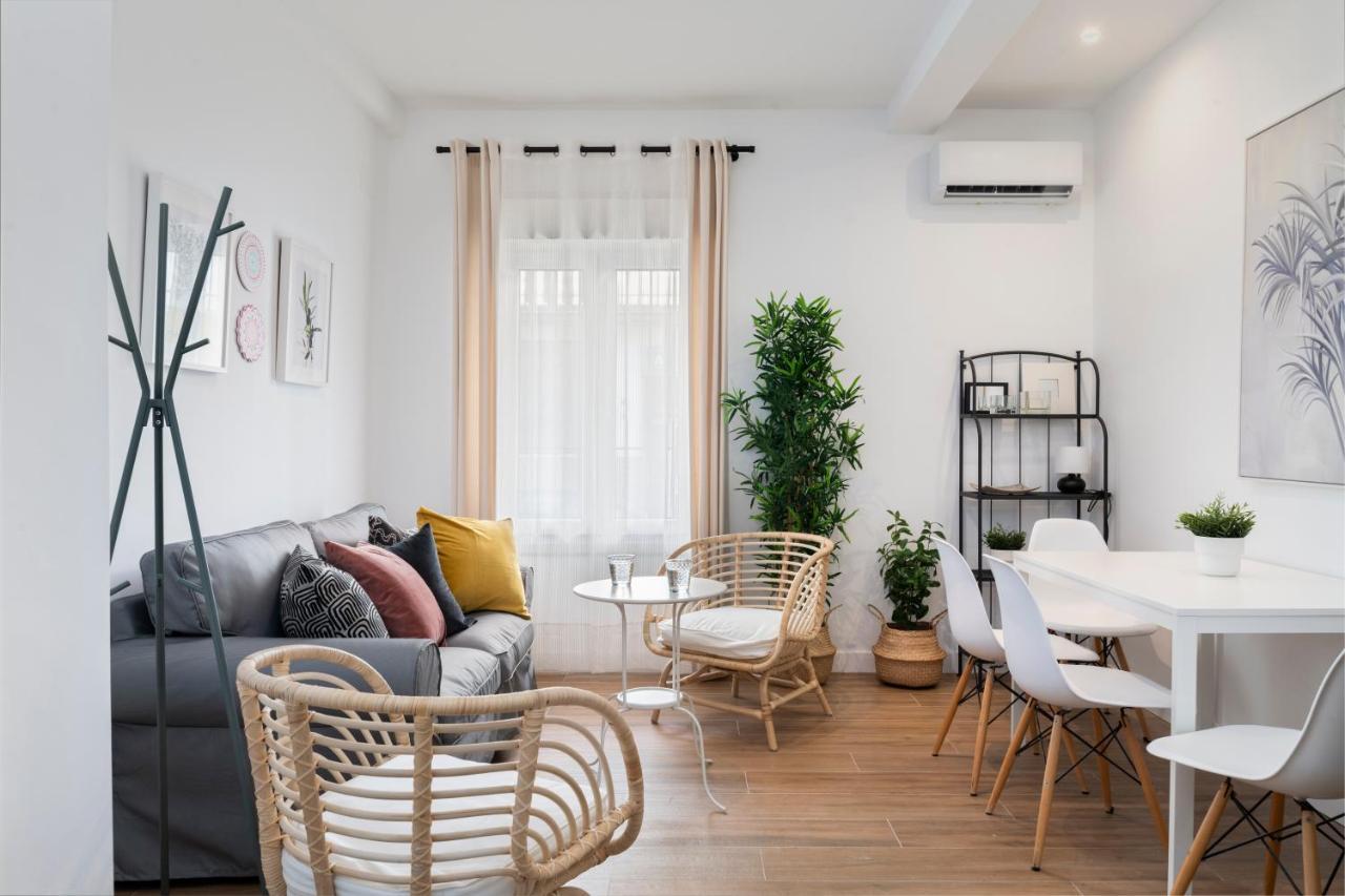 Mino Suite Apartment Seville Exterior photo